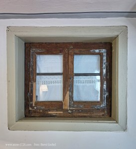 This window is original and is within the building. Do you have windows inside your flat / house?